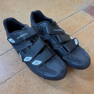 Men cycling shoes size 42 works with peloton